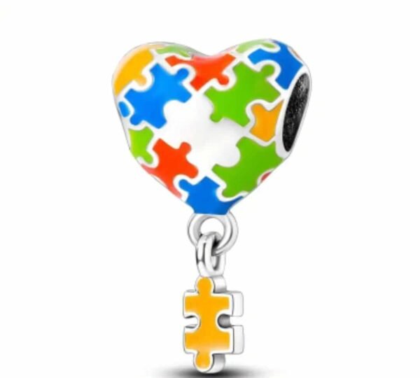 EGC-PE-0013 Charm de Corazón con Piezas de Rompecabezas Multicolor