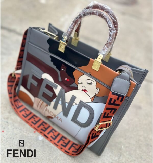 IMG-20250801-WA0593 Bolso Fendi con Estampado Artístico