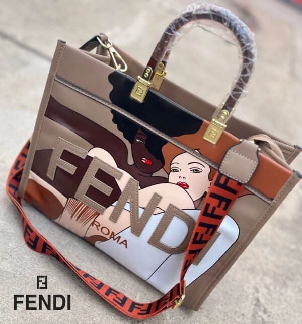 IMG-20250801-WA0595 Bolso Fendi con Estampado Artístico