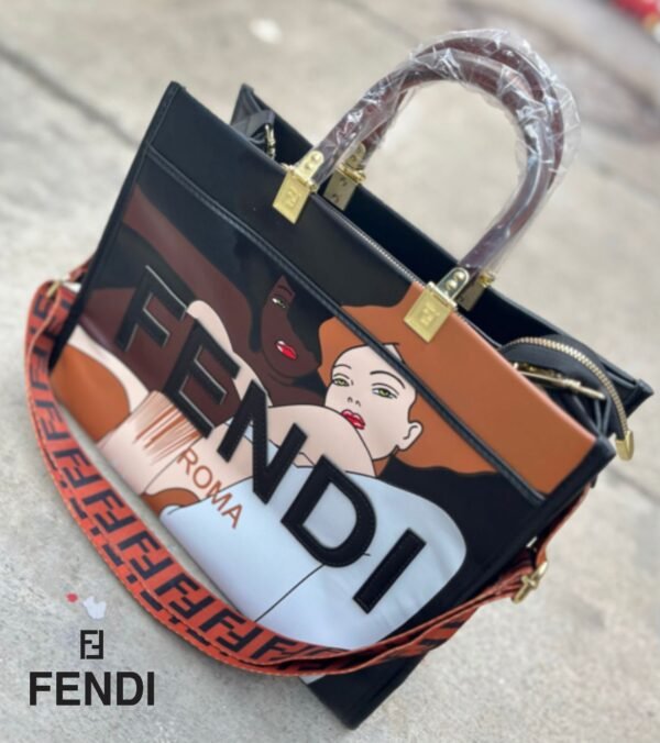 IMG-20250801-WA0597 Bolso Fendi con Estampado Artístico
