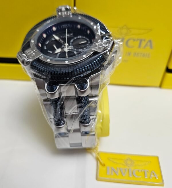 INVH-0028 Reloj Invicta con Detalles Azules y Pulsera de Acero Inoxidable