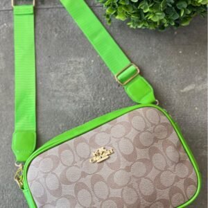 Bolso Bandolera Coach con Detalles en Verde Neón