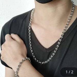 set de cadena y pulsera elaborado en acero inoxidable de alta calidad.