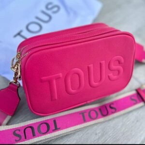 Cartera TOUS  viajera con diseño moderno